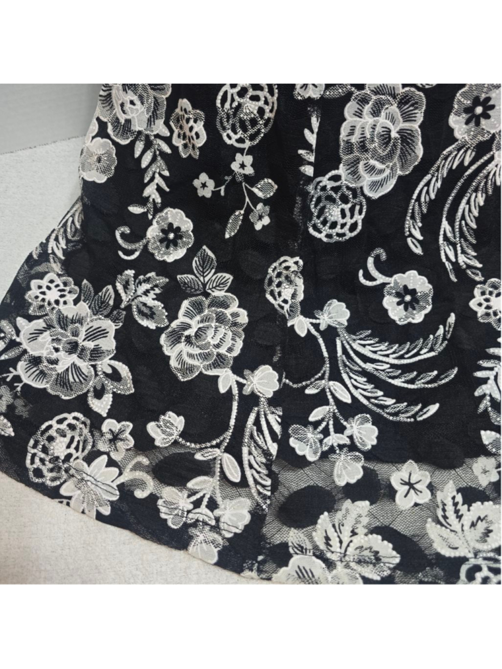 Women's Candallite Petite Black & White Floral Lace Dress PM - Picture 3 of 10